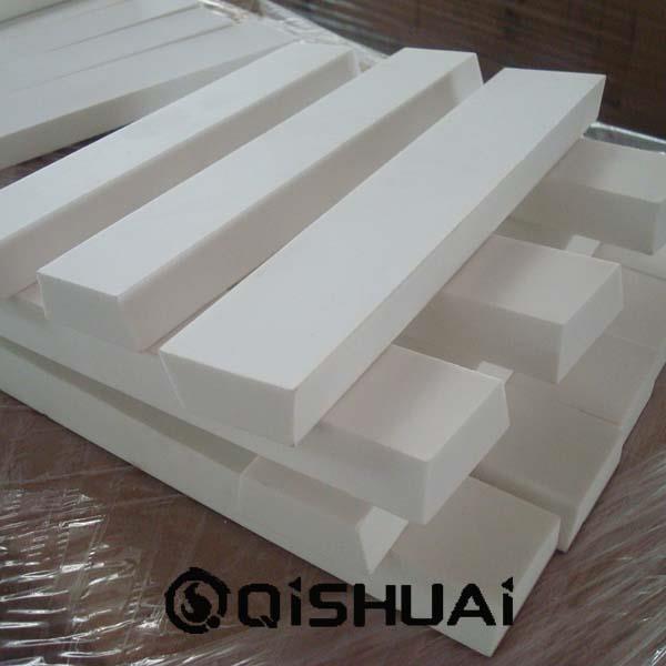 High purity white alumina ceramic plate